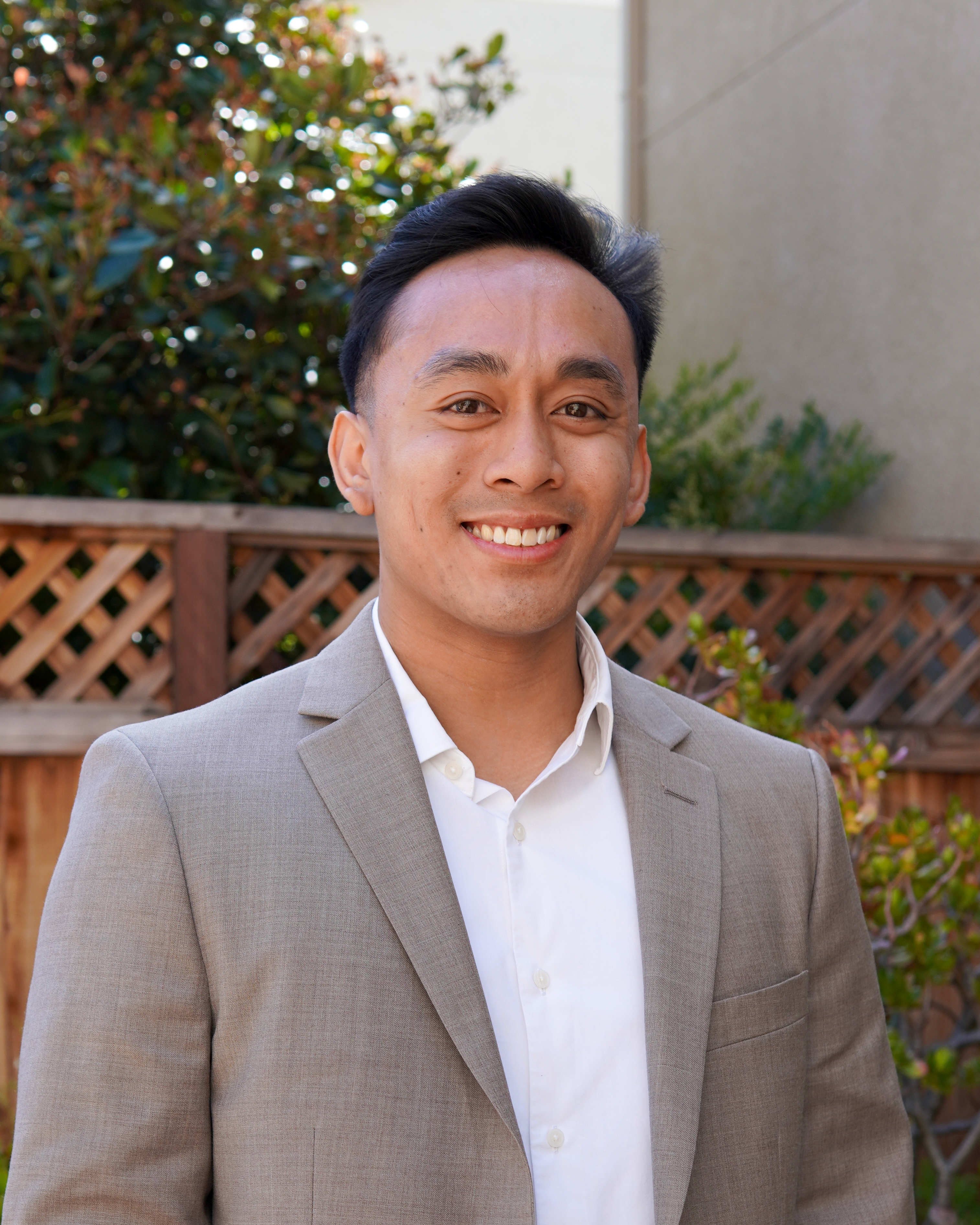 Cesar Kyle Casil Professional Headshot